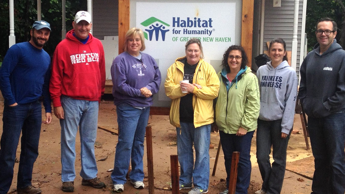 United Bank team dedicates Saturday in support of Habitat for Humanity ...